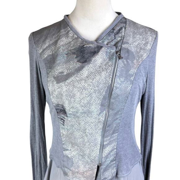 Lola & Sophie Gray Reptile Snake Print Asymmetrical Zip Long Sleeve Twofer Top - Picture 5 of 12
